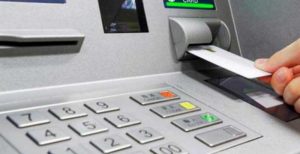 Spesialis Pengganjal Mesin ATM Tertangkap Basah